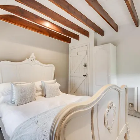 3 Bed In Richmond Oc-g0142 *